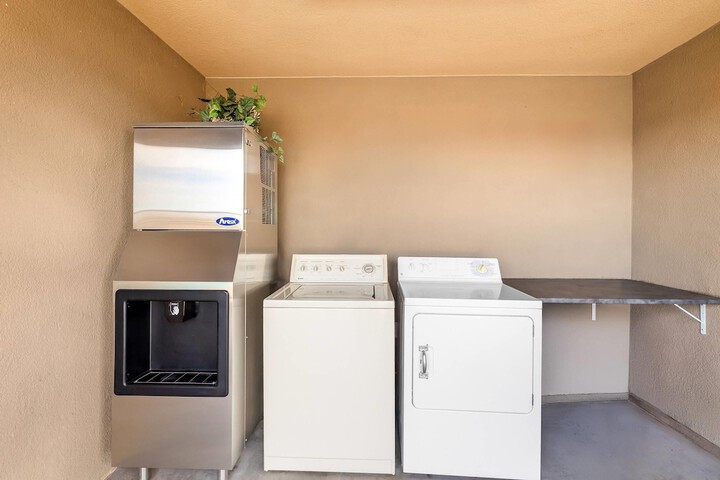 Rodeway Inn Copper Stay Benson AZ I-10 Exit 304
