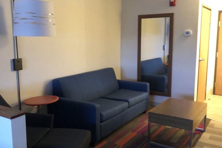 Holiday Inn Express Mt. Vernon by IHG