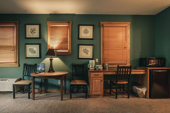 Room 42 of 136