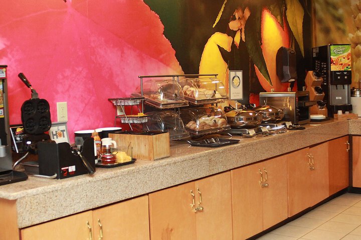 Breakfast/Coffee Service 18 of 20