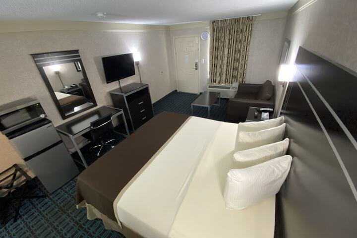 Room 34 of 68