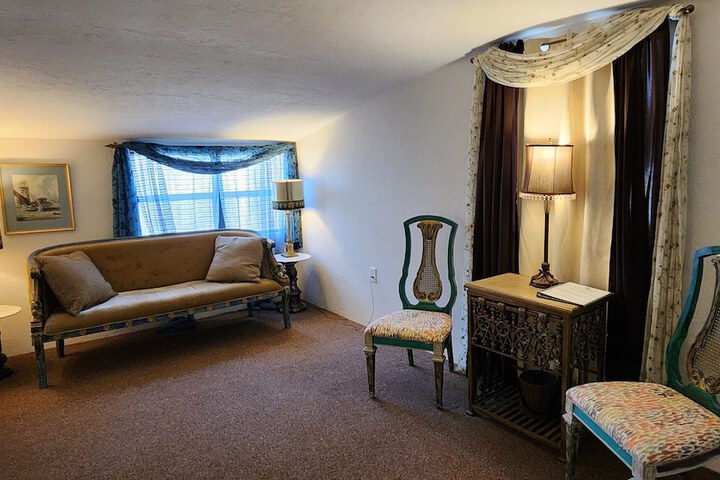Room 40 of 104