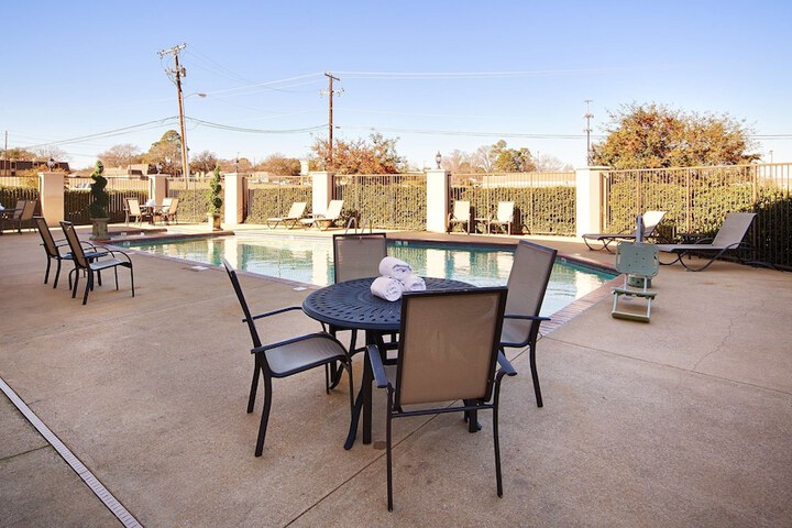 Pool 5 of 25