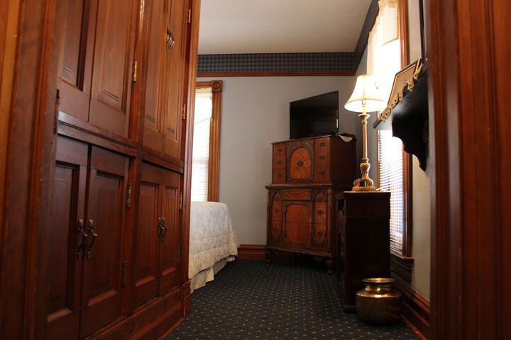 Room 14 of 24