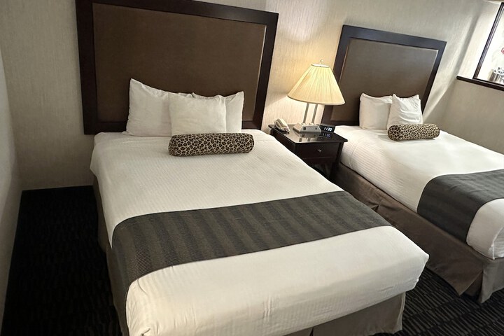 Room 16 of 27