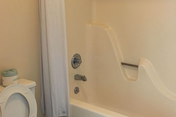 Room 13 of 19