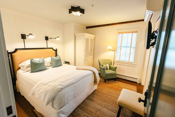 Room 35 of 121