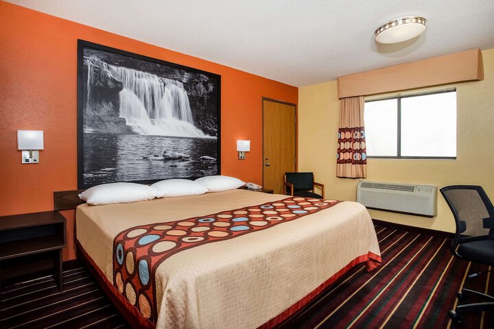 Room 12 of 13