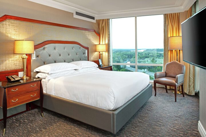 Room 34 of 165