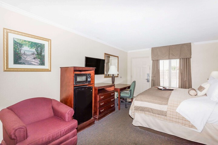 Room 29 of 37