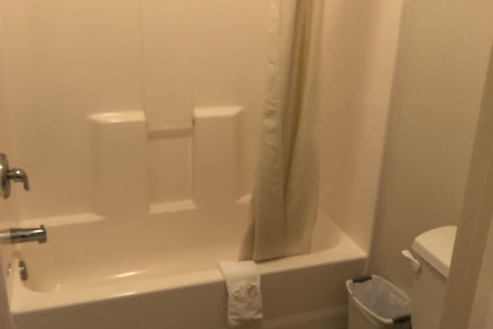Room 8 of 30