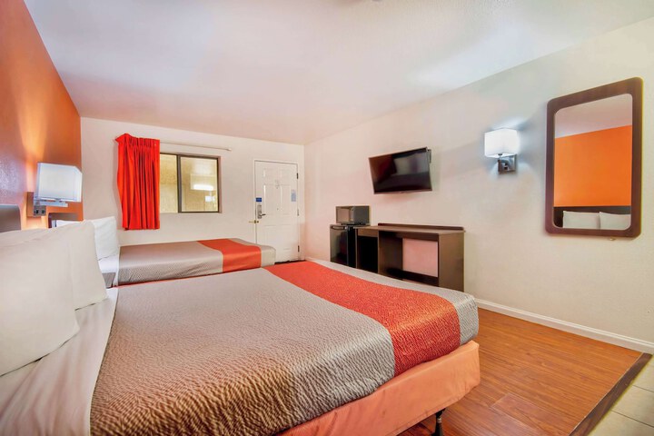 Room 50 of 58