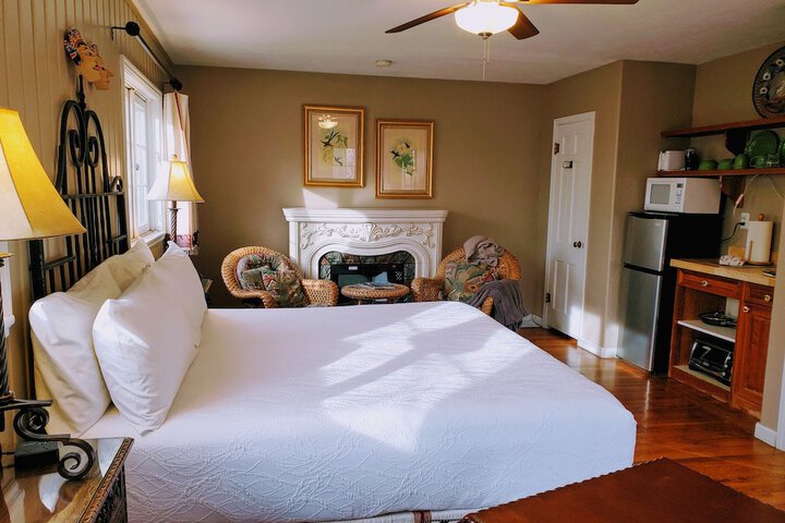 Room 47 of 100