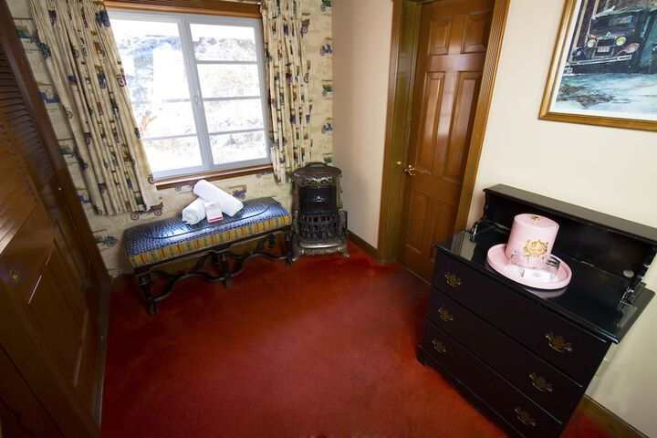 Room 401 of 461