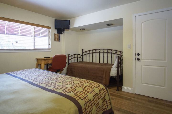 Room 49 of 90