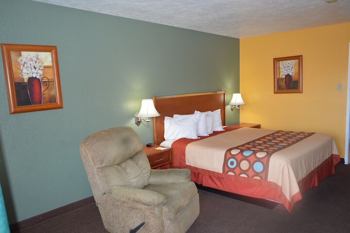 Room 34 of 50