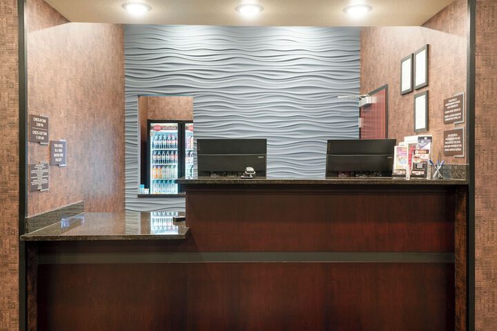 Cobblestone Hotel & Suites - Lynden