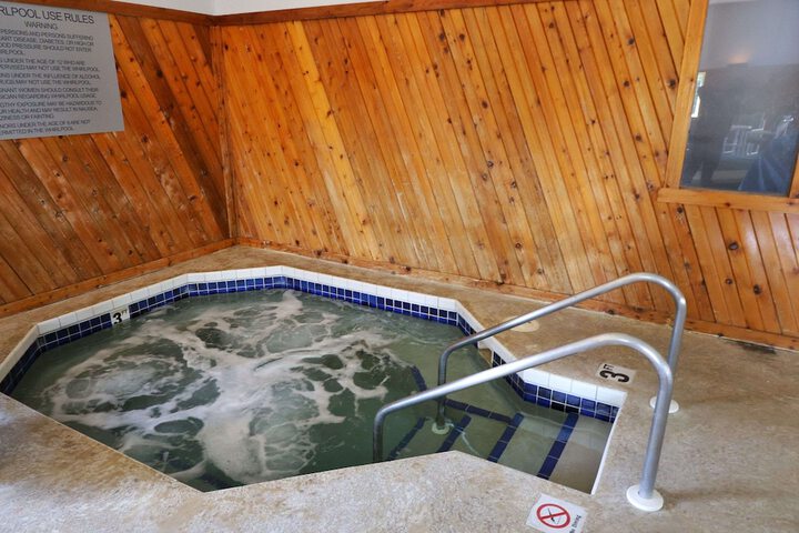 Pool 11 of 39
