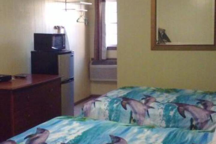 CORAL SANDS MOTEL