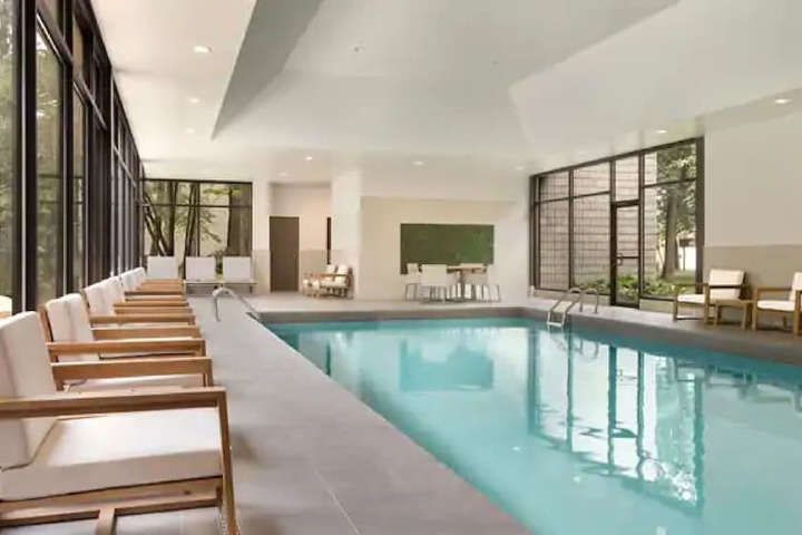 DoubleTree by Hilton Toronto Airport West