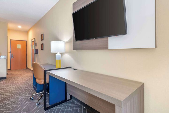 Room 35 of 48
