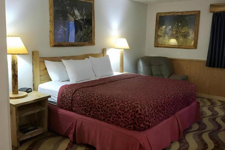 Sandpoint Inn