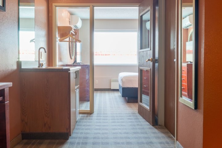 Norland Inn and Suites Roseau