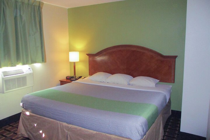 Room 14 of 19