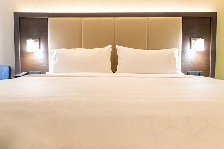 Holiday Inn Express Columbus-Dublin by IHG