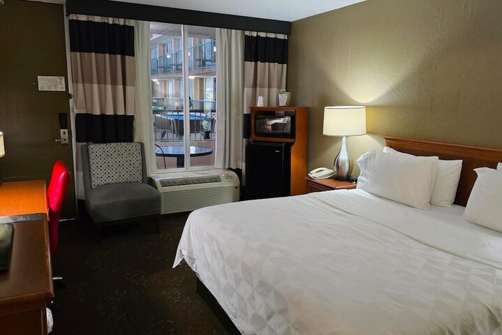 Alexandria Hotel & Conference Center