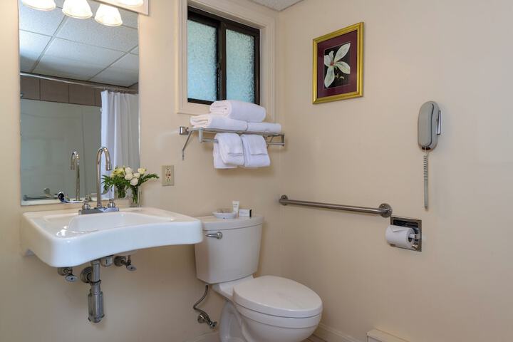 Room 42 of 77