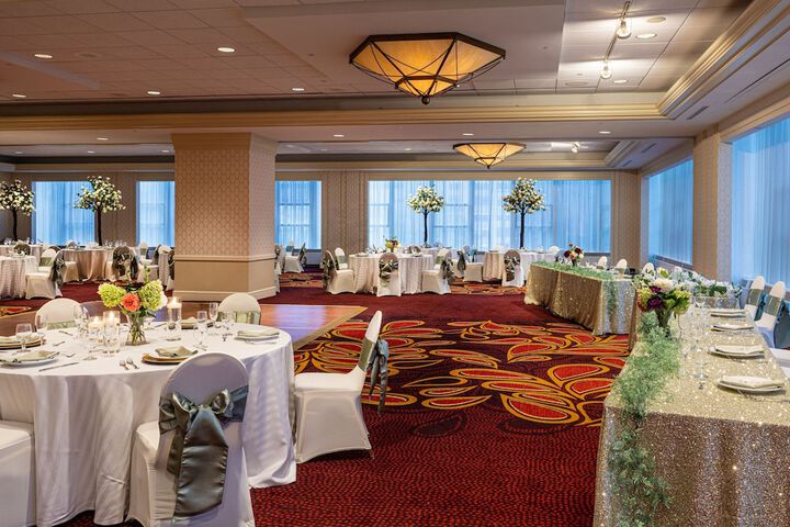 Ballroom/Hall 68 of 86