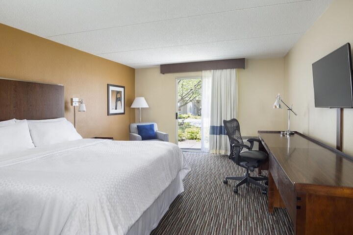 Room 4 of 22