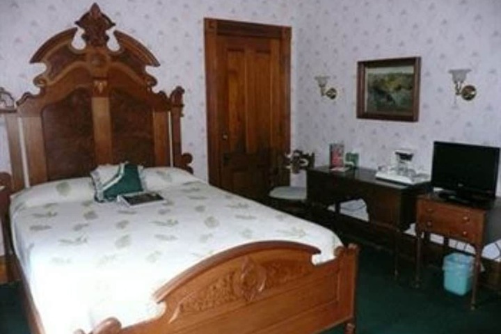 Room 11 of 51
