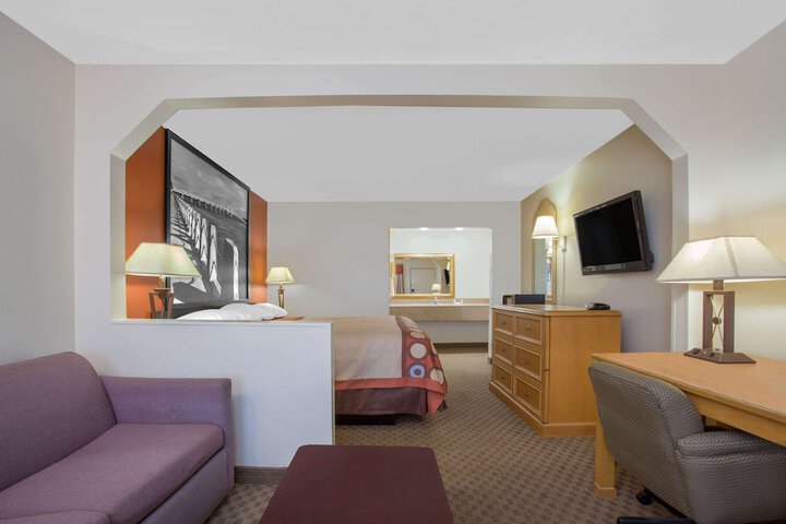 Room 7 of 15