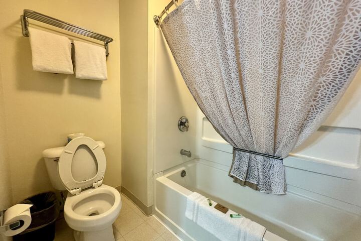 Room 9 of 29
