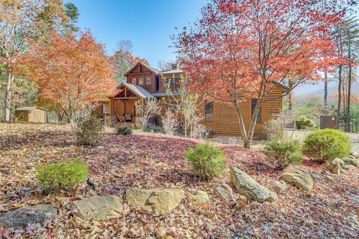 Ellijay Cabin Rental w / Hot Tub + Mountain Views!
