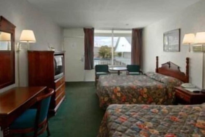 Room 12 of 15