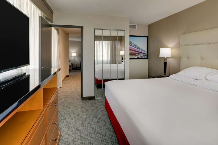 Room 16 of 80