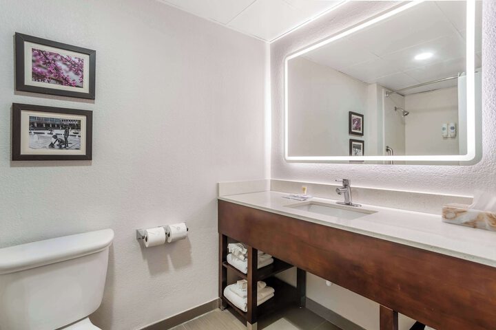 Comfort Inn Charlotte Airport Uptown
