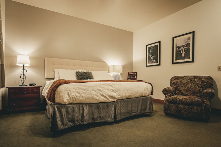 Room 80 of 136