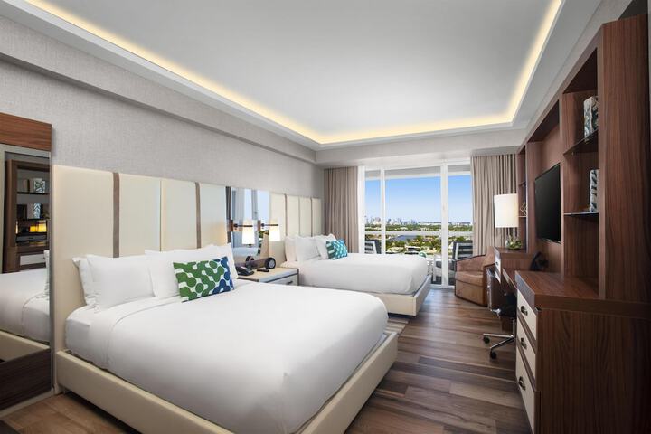 Conrad Fort Lauderdale Beach