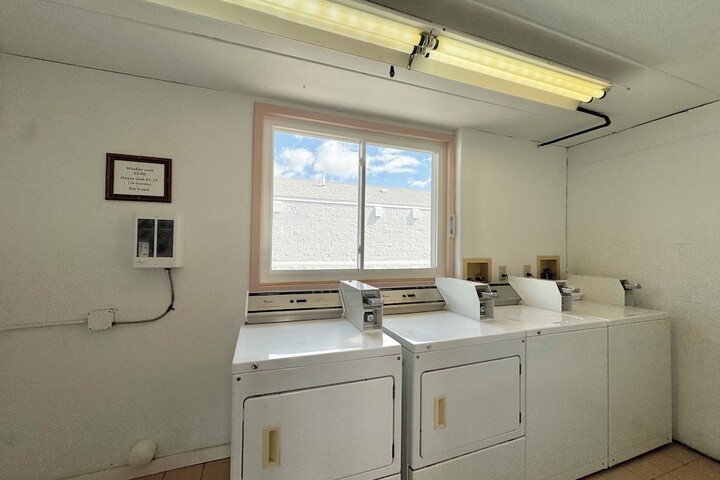 Room 8 of 14