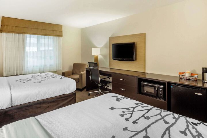 Room 35 of 48