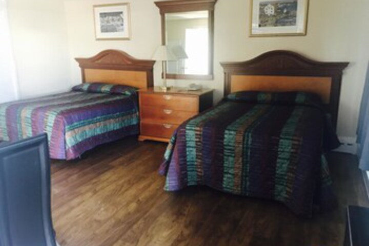 Town Line Motel