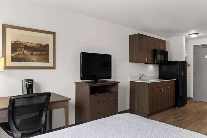 Days Inn by Wyndham Steinbach