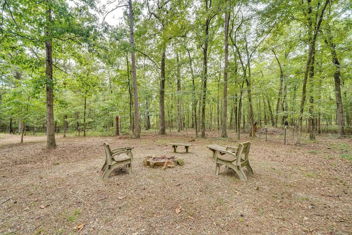 Hot Tub & Deck: Broken Bow azalea House'