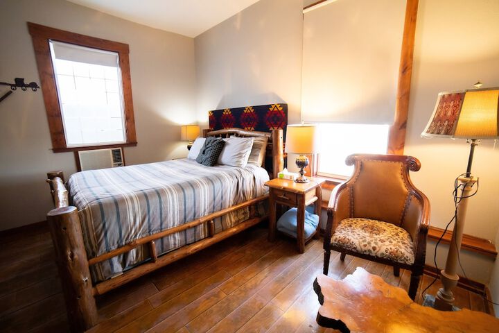 Oaak Tree Hotel