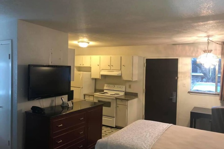 Room 30 of 47