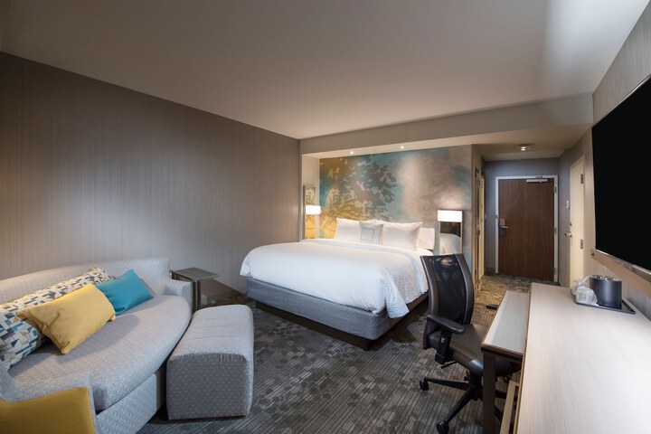 Room 16 of 36